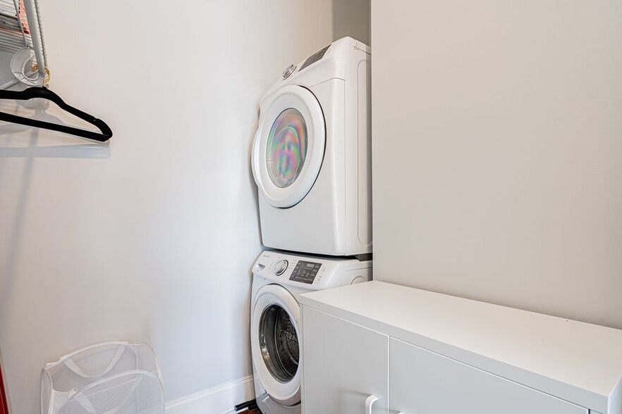 More Photos Of 1201 Baronne St, New Orleans Hotel For Sale