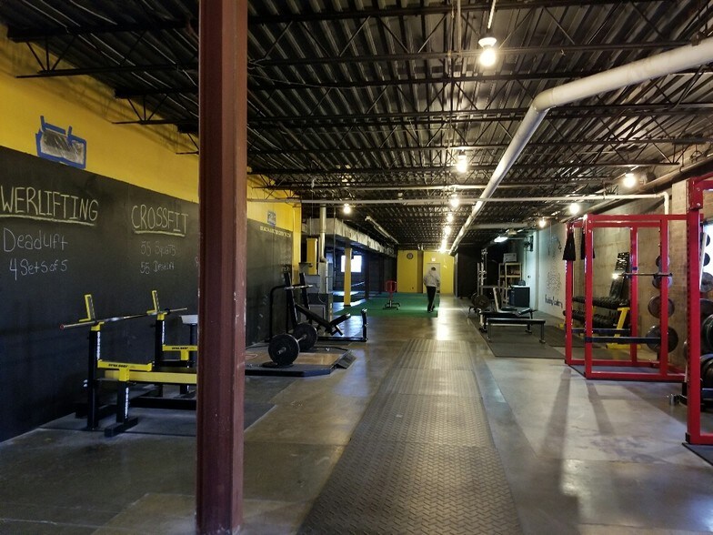 More Photos Of 1131 Central Ave, Middletown Loft Creative Space For Sale