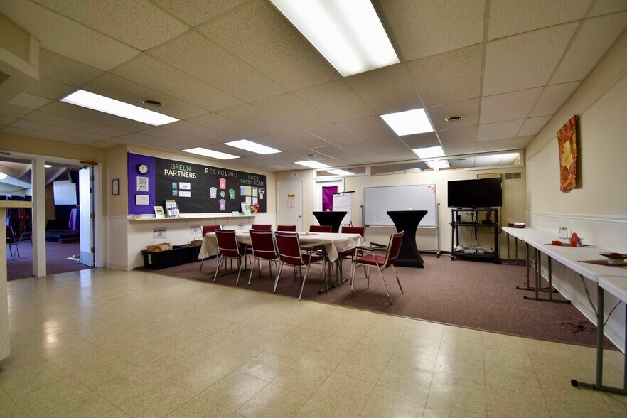 More Photos Of 10441 Shaver Rd, Portage Religious Facility For Lease
