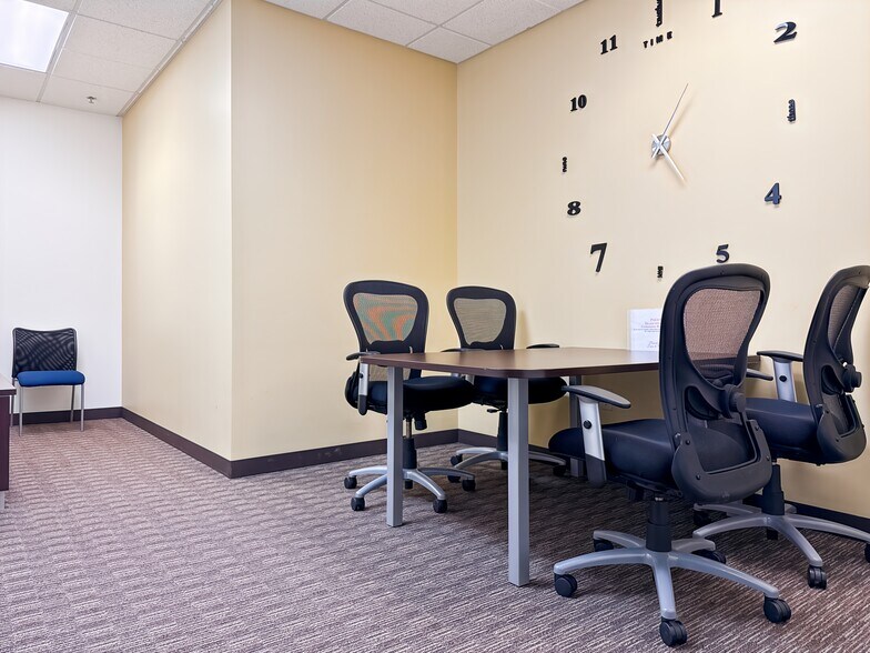 More Photos Of 8530 Eagle Point Blvd, Lake Elmo Coworking Space