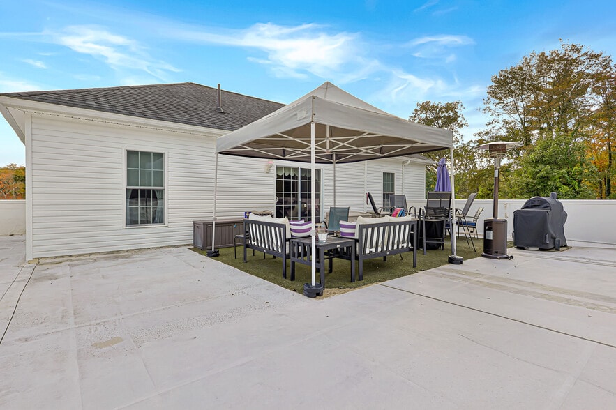 More Photos Of 1400 Broadway Rd, Dracut Flex For Sale