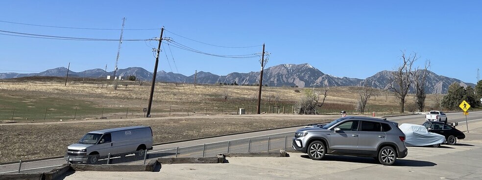 More Photos Of 7191 Arapahoe Rd, Boulder Warehouse For Lease