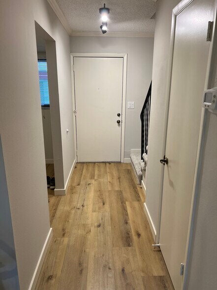 More Photos Of 3700 BENEVA Rd, Sarasota Apartments For Sale