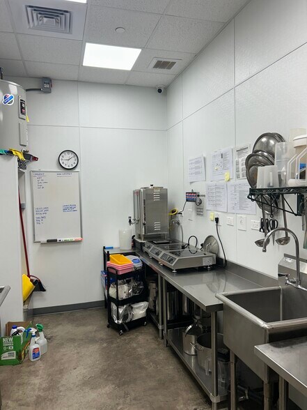 More Photos Of 614 Keeaumoku St, Honolulu Apartments For Lease