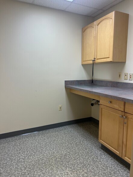 More Photos Of 401-423 Coventry Dr, Phillipsburg Medical For Sale