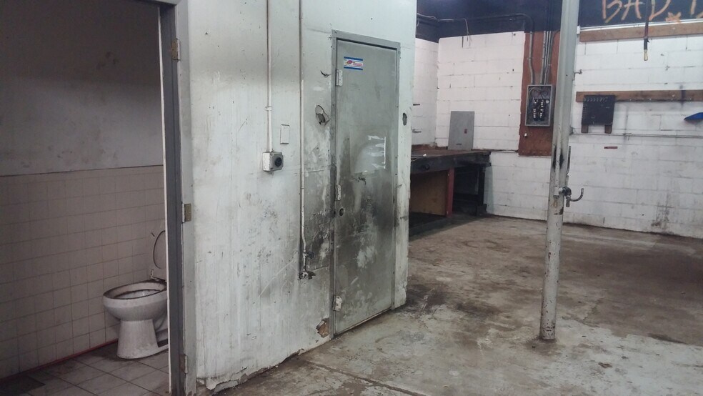 More Photos Of 2511 Middle Country Rd, Centereach Storefront For Lease