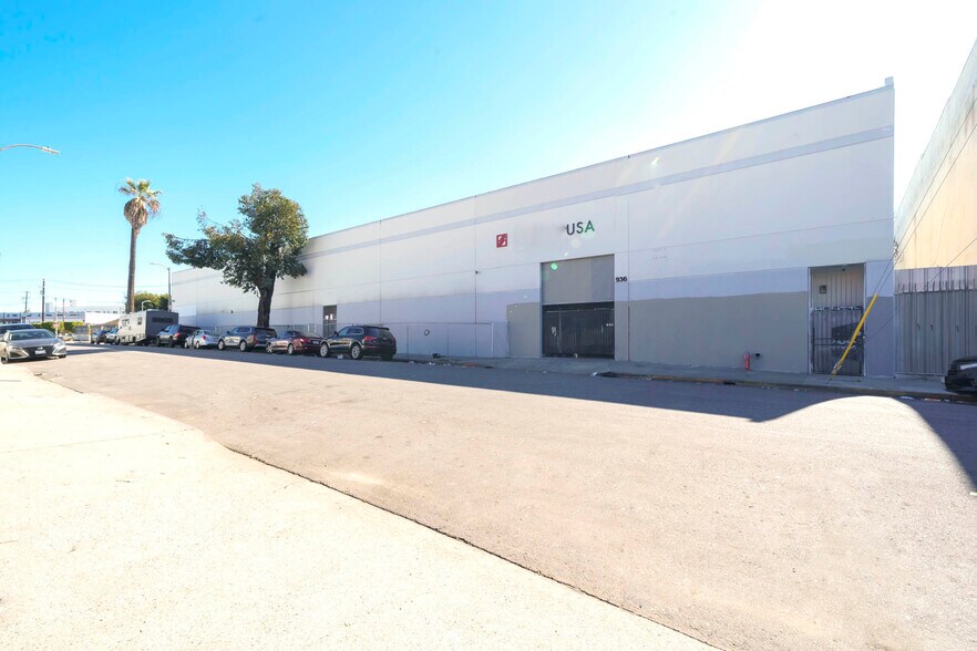 More Photos Of 936-972 E 31st St, Los Angeles Warehouse For Sale