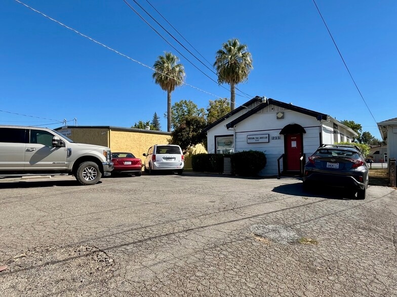 More Photos Of 211 Main St, Red Bluff Office For Sale