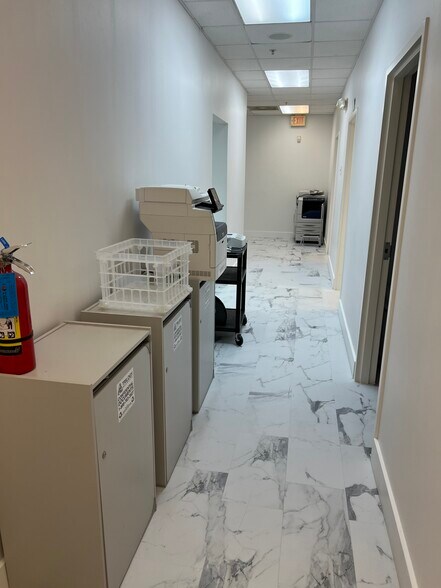 More Photos Of 14 Oak Forest Rd, Bluffton Medical For Sale