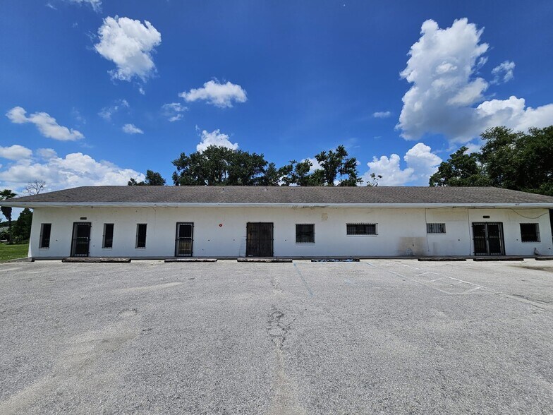 Primary Photo Of 4837 Martin Luther King Dr, Bowling Green General Retail For Sale