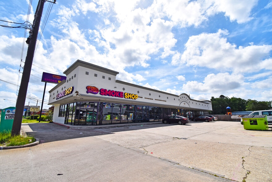 More Photos Of 324 Rayford Rd, Spring Freestanding For Sale