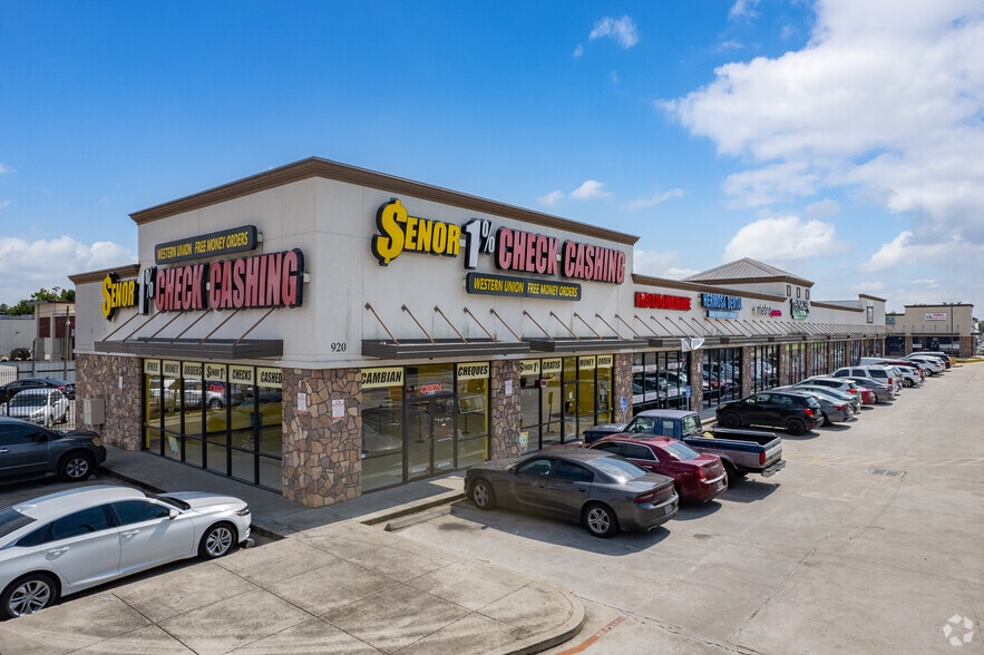 More Photos Of 920 E Little York Rd, Houston Storefront For Sale