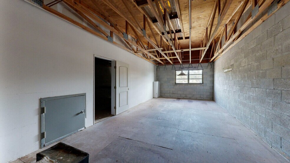 More Photos Of 461 Forrest Ave, Cocoa Warehouse For Lease