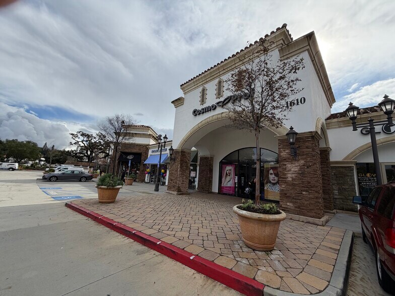More Photos Of 1610 E Thousand Oaks Blvd, Thousand Oaks Storefront Retail Office For Lease