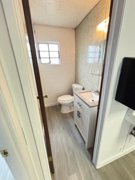 More Photos Of 1215 S Harrison St, Moscow Flex For Sale