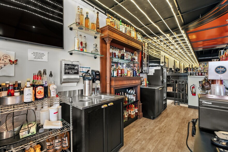 More Photos Of 117 E Allegan St, Otsego General Retail For Sale