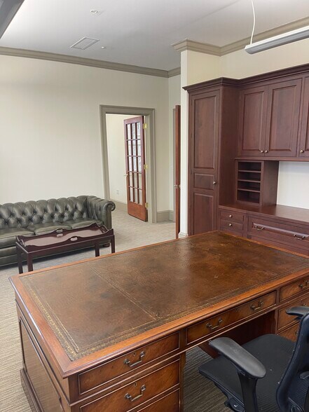 More Photos Of 220 Elm St, New Canaan Office For Lease