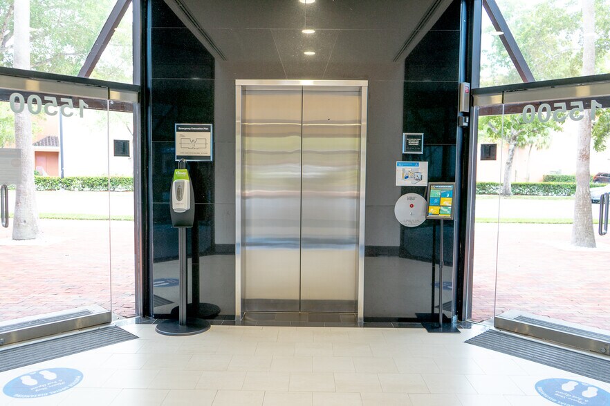 More Photos Of 15500 New Barn Rd, Miami Lakes Loft Creative Space For Lease