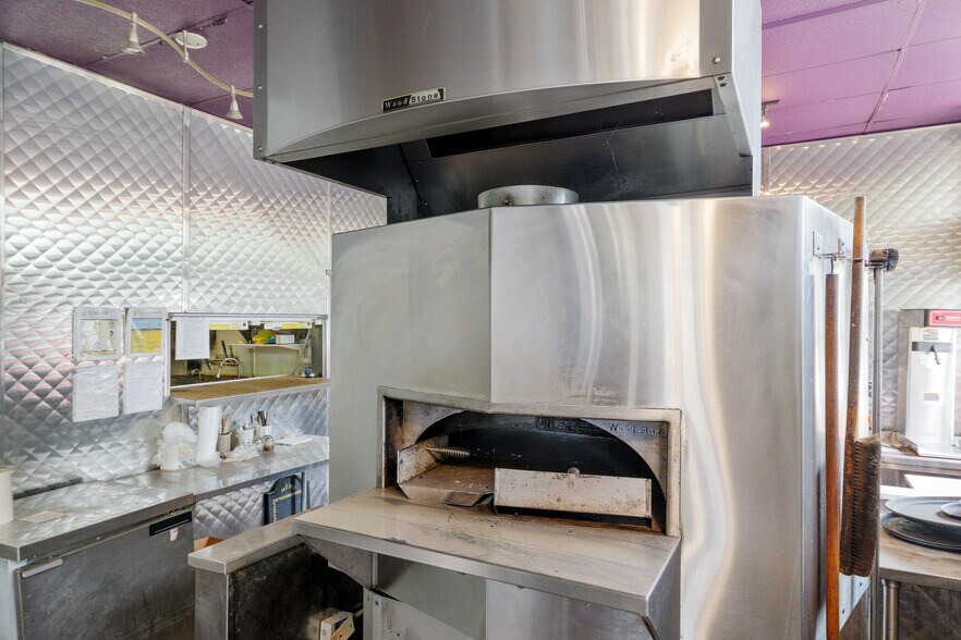 More Photos Of 14960 Main St, Alachua Restaurant For Lease