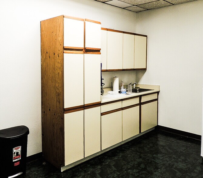 More Photos Of 150 3rd St, Lakeport General Retail For Lease
