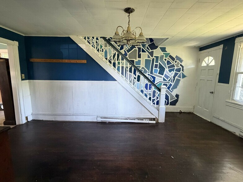 More Photos Of 122 Mill Pond Rd, Gilbert Industrial For Sale