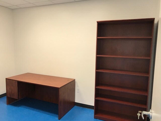 More Photos Of 7428 Westmore Rd, Rockville Service For Lease