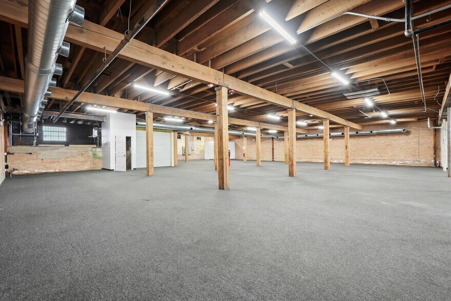 More Photos Of 526 N Western Ave, Chicago Manufacturing For Sale