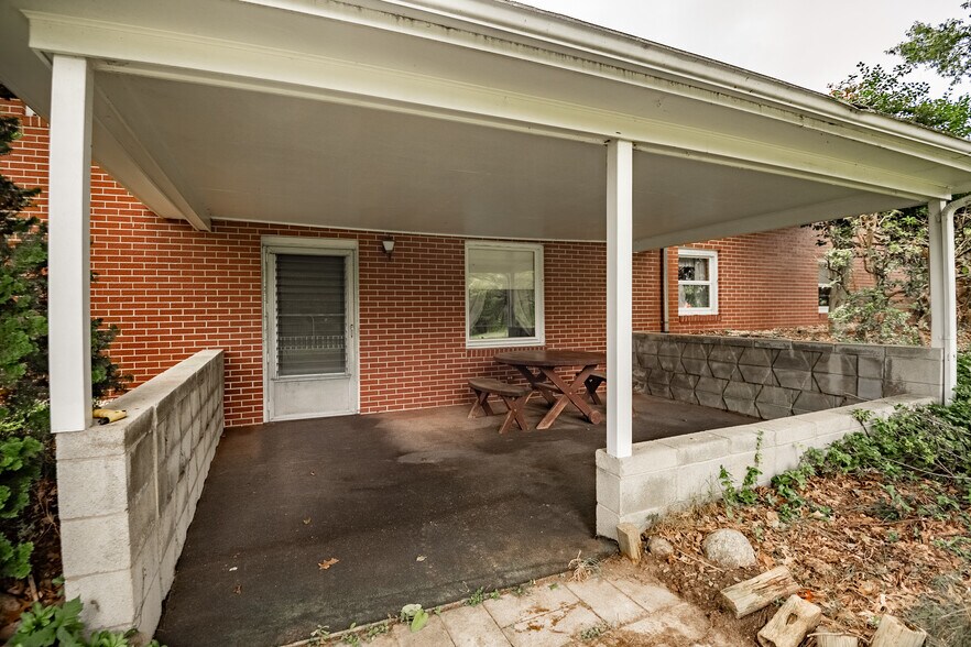 More Photos Of 519 N Hermitage Rd, Hermitage Office Residential For Sale