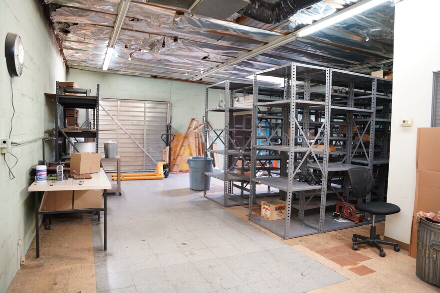 More Photos Of 1233 W Glenoaks Blvd, Glendale General Retail For Sale