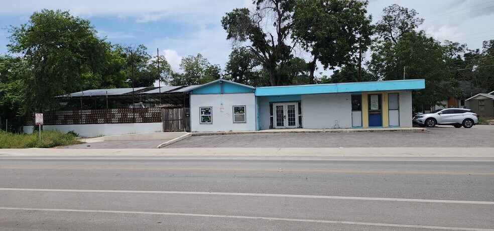 More Photos Of 2909 St Mary's St, San Antonio Restaurant For Sale