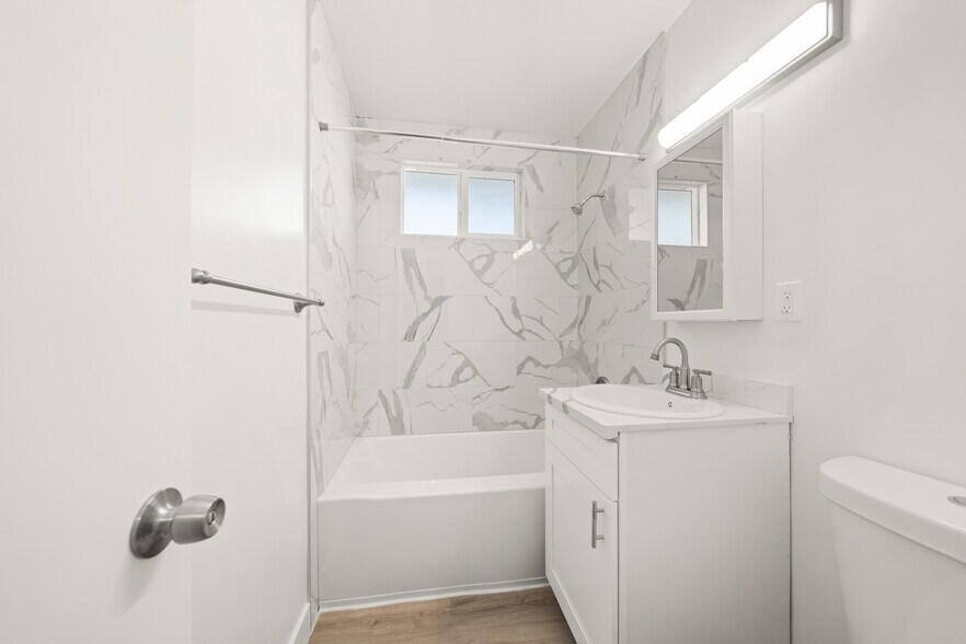 More Photos Of 1032 Bonita St, Tustin Apartments For Sale