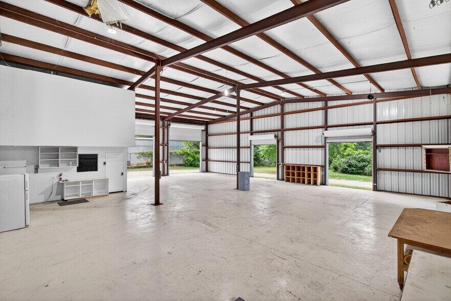 More Photos Of 2227 Golden Rd, Spring Warehouse For Lease