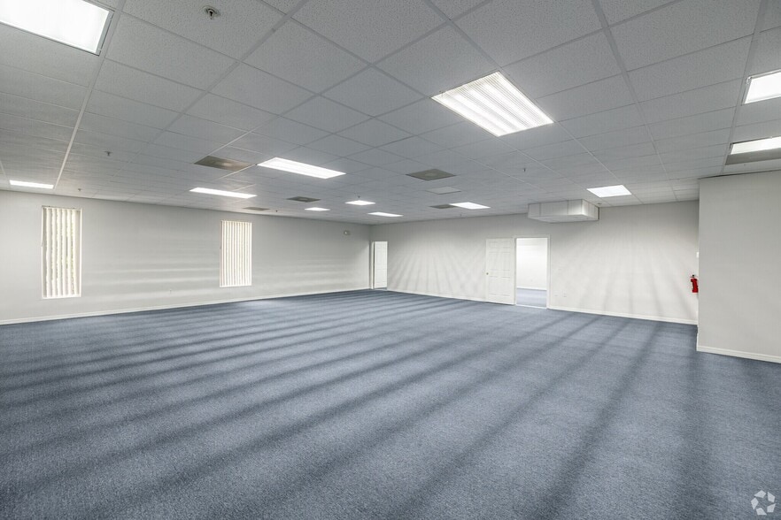 More Photos Of 2401 1st St, Fort Myers Loft Creative Space For Lease