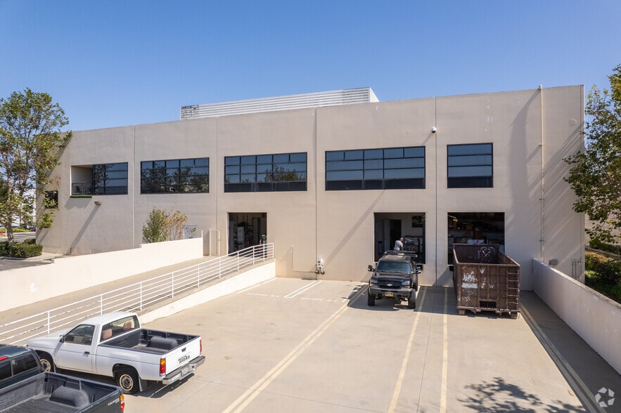 More Photos Of 3520 Challenger St, Torrance Research And Development For Lease