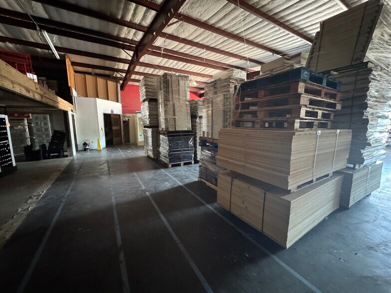 More Photos Of 7823 Highway 155, Coffee City Freestanding For Sale