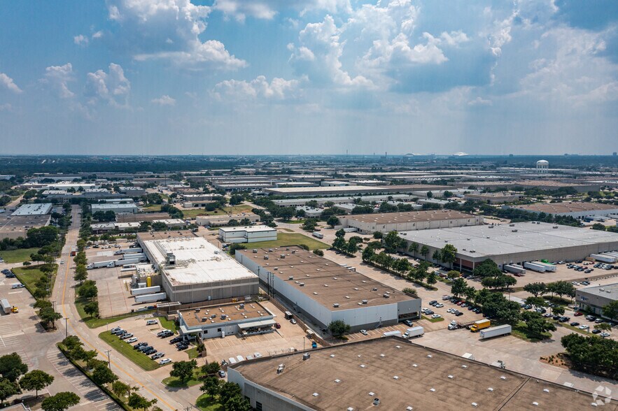 More Photos Of 2750 113th St, Grand Prairie Distribution For Lease