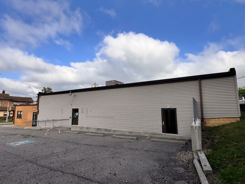 More Photos Of 95 E Main St, Carrollton Office For Sale
