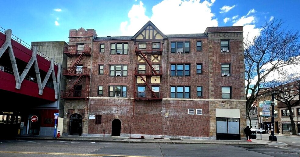 More Photos Of 6 E Sidney Ave, Mount Vernon Apartments For Sale