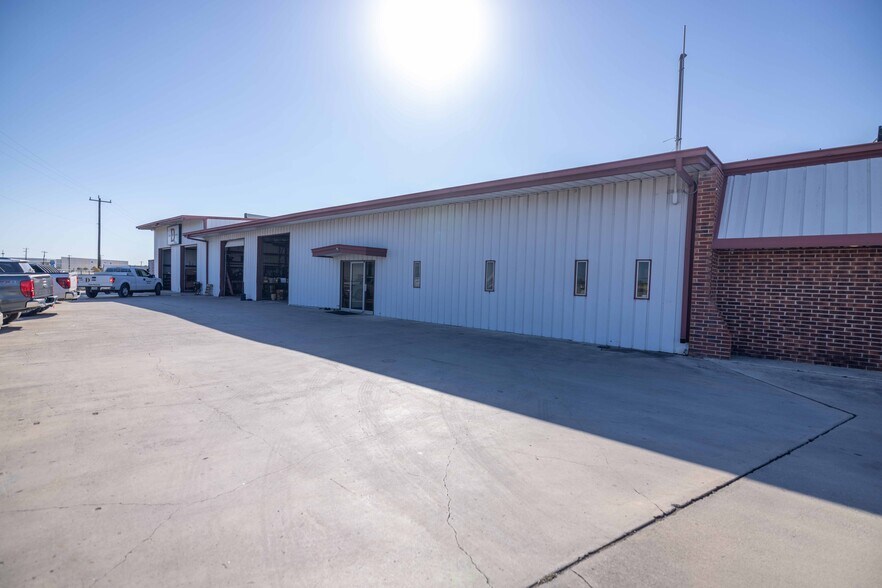 More Photos Of 8007 NE Loop 410, San Antonio Service For Sale