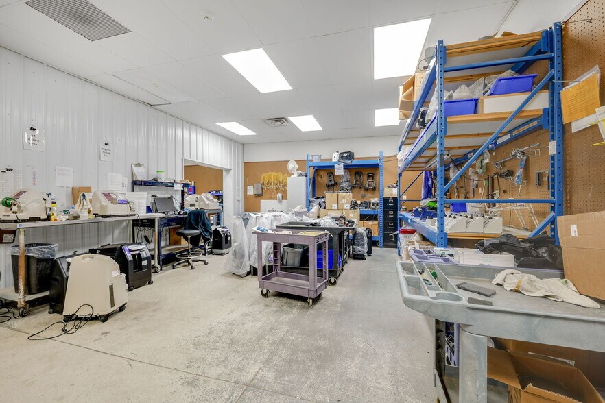 More Photos Of 2645-2655 W Central Ave, Toledo Showroom For Sale