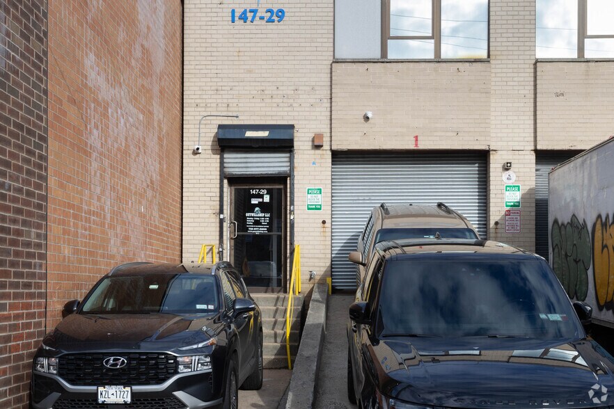 More Photos Of 147-29 182nd St, Jamaica Warehouse For Lease