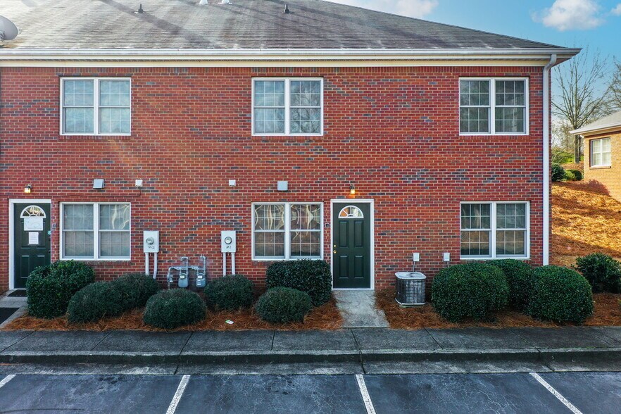 More Photos Of 555 Sun Valley Dr, Roswell Office For Sale
