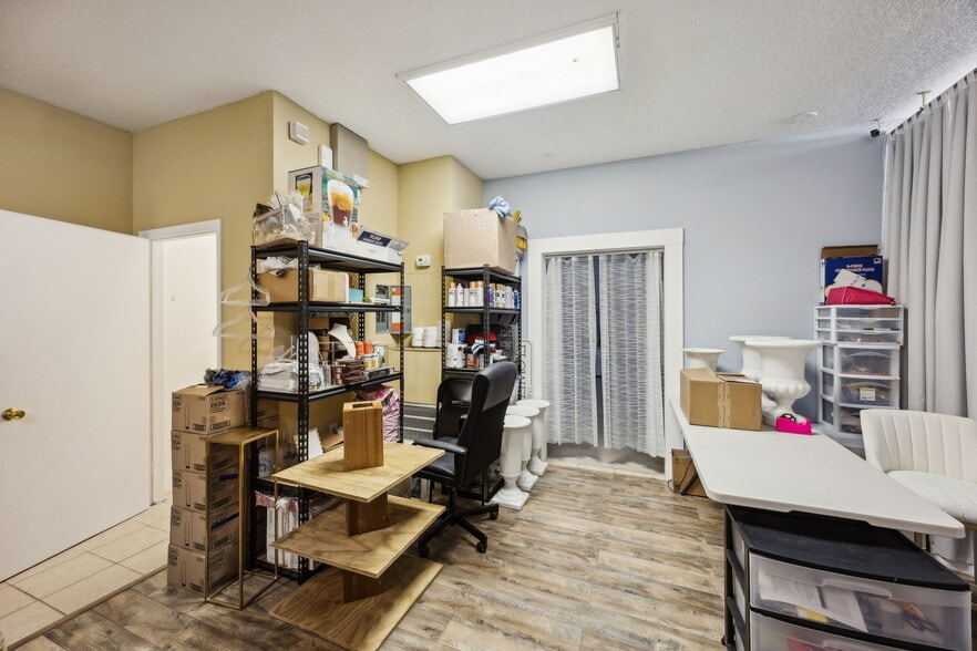 More Photos Of 1637-1643 S 8th St, Fernandina Beach Storefront For Sale