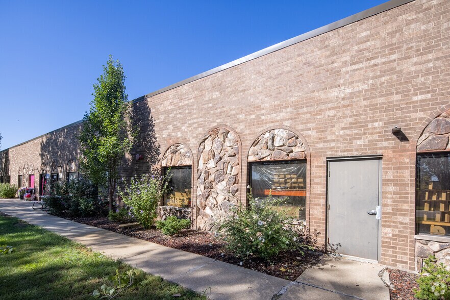 Primary Photo Of 600-668 Wheeling Rd, Wheeling Warehouse For Lease