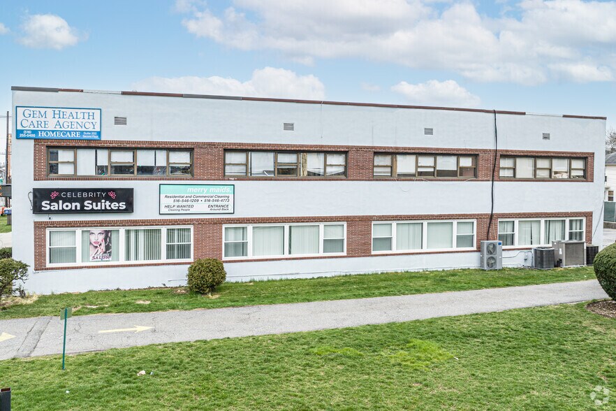 More Photos Of 147-151 W Merrick Rd, Freeport Medical For Lease