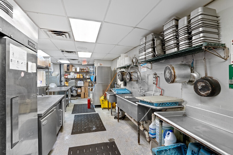 More Photos Of 191 E St John St, Spartanburg Restaurant For Lease