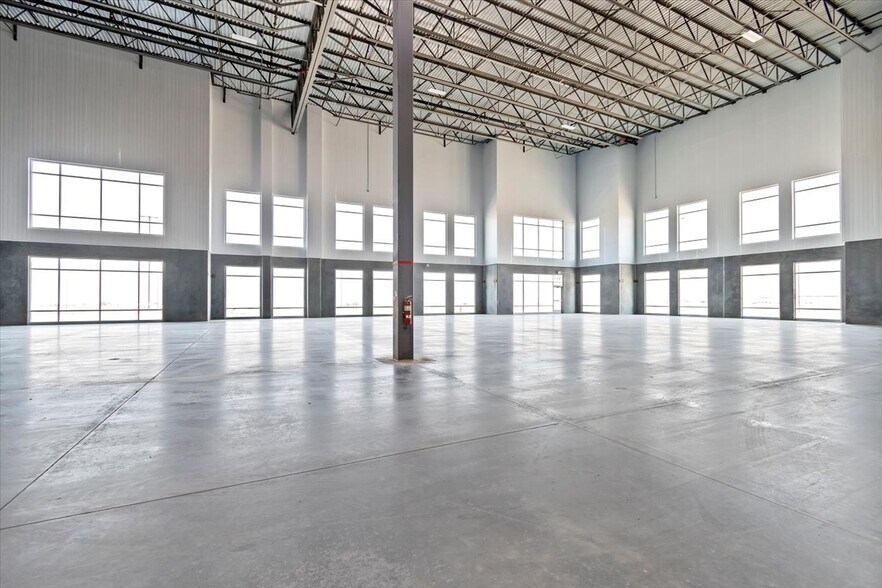 More Photos Of 951 E Gowen Rd, Boise Industrial For Lease