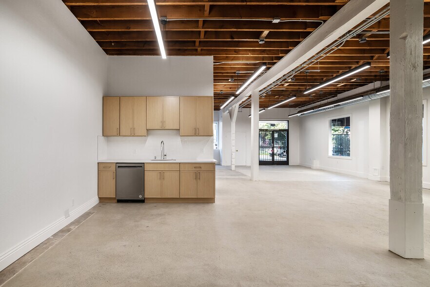 More Photos Of 343-345 Vermont St, San Francisco Light Distribution For Sale