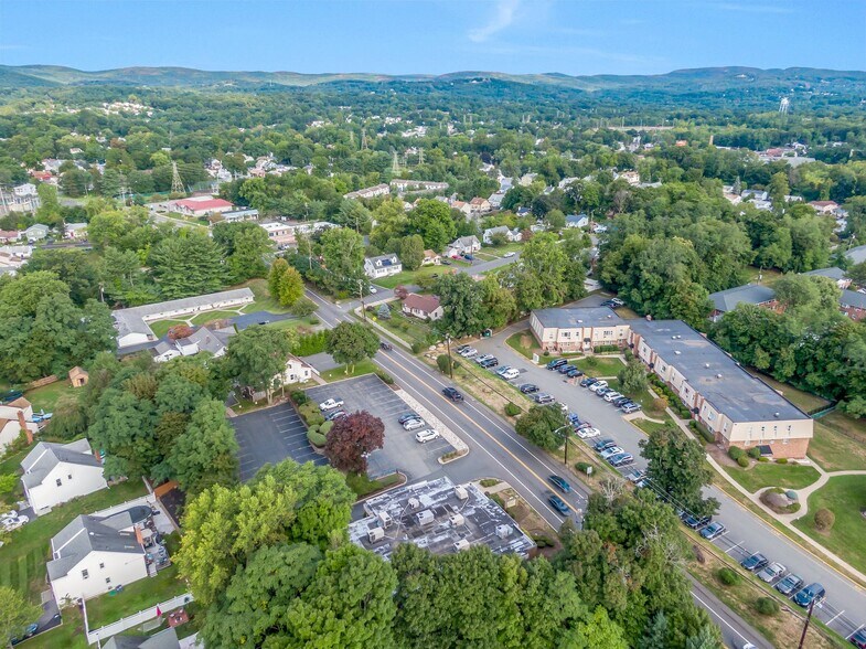 More Photos Of 171 Ramapo Rd, Garnerville Office For Lease
