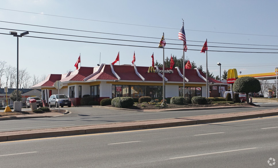 More Photos Of 12130-12168 Darnestown Rd, Gaithersburg Unknown For Lease